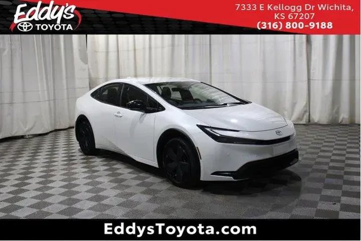 $27998 : Toyota Prius 2023 LE 4dr Hat image 1
