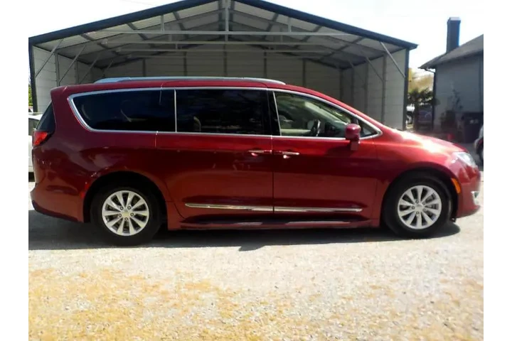 $13774 : 2018 Pacifica Touring-L FWD image 6