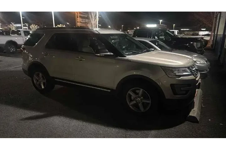 $15000 : Ford Explorer 2017 AWD XLT 4 image 2