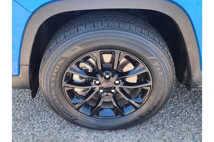 $22104 : Jeep Cherokee 2023 4x4 Altit image 6