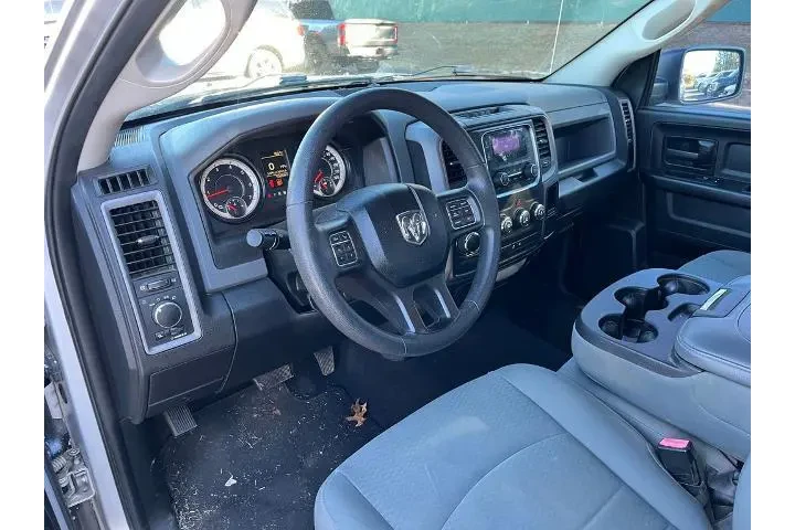 $18990 : Ram 1500 2018 4x2 Express 4d image 8