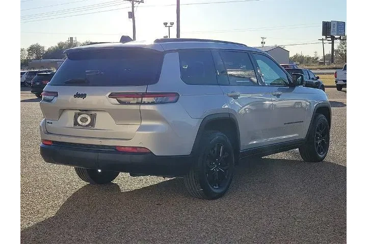 $31997 : Jeep Grand Cherokee L 2024 4 image 5