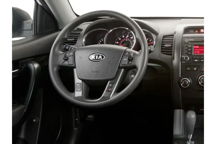 $7000 : Kia Sorento 2011 LX 4dr SUV image 6