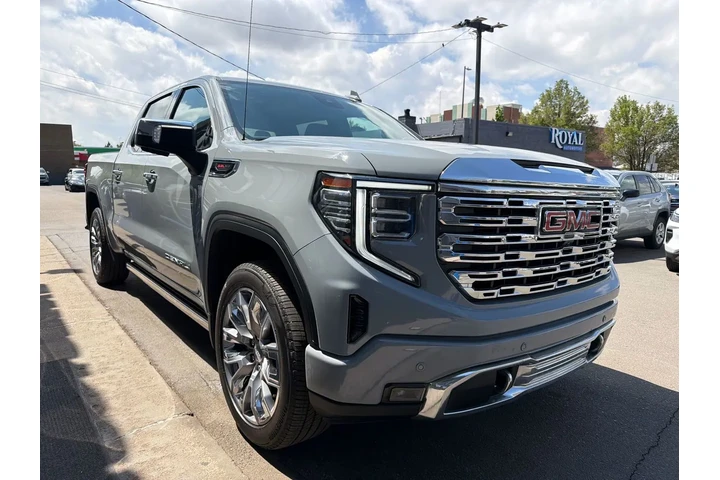 $46995 : 2025 GMC Sierra 1500 4WD Crew image 4
