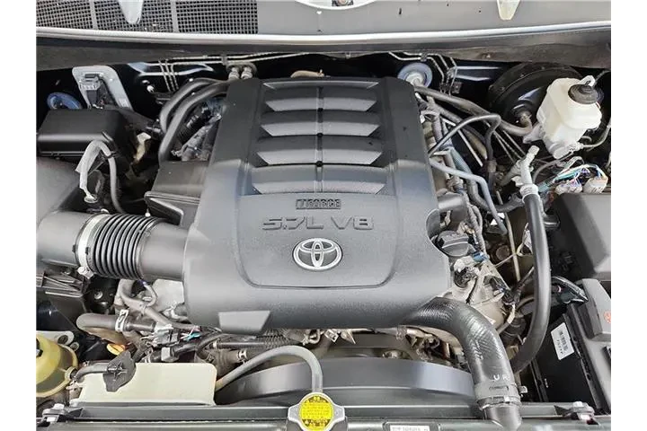 $28250 : Toyota Tundra 2017 4x4 SR 4d image 10