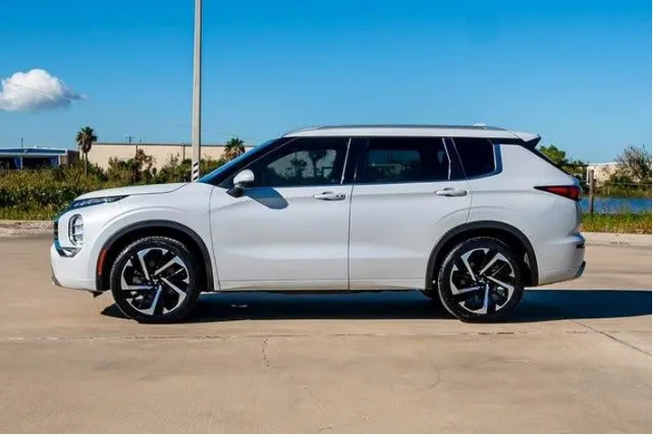 $21997 : Mitsubishi Outlander 2022 SE image 5