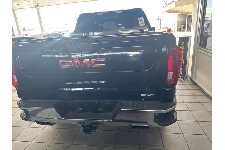 $37485 : GMC Sierra 1500 2021 4x4 SLT image 6