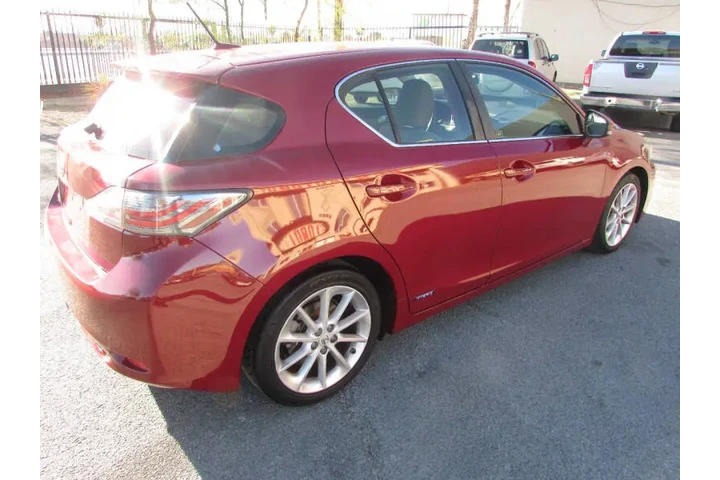 $10995 : 2012 CT 200h image 4