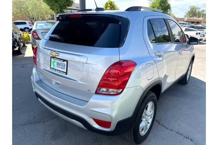 2017 Trax LT AWD image 5