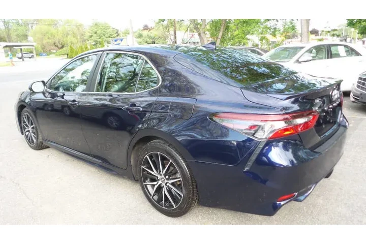 $19975 : 2022 Camry SE image 8