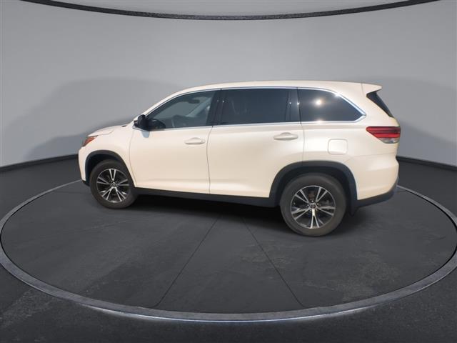 $19900 : PRE-OWNED 2019 TOYOTA HIGHLAN image 6