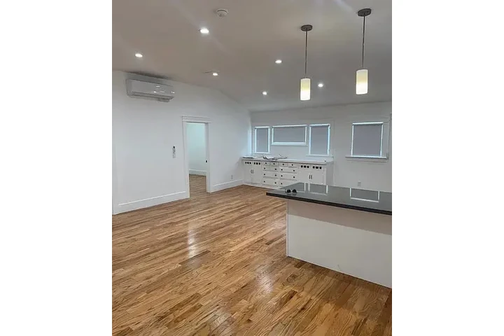 $1000 : Unidad residencial disponible image 3