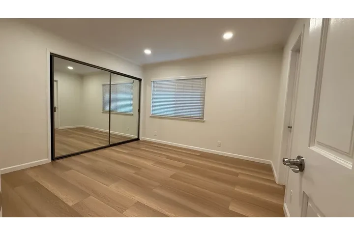 $1700 : Garden Grove - Ready Casa image 6