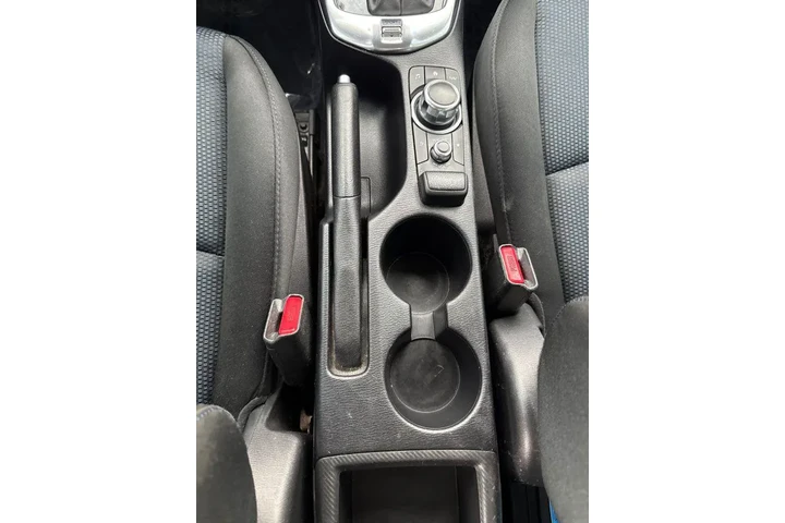 $9995 : 2017 Yaris iA Base image 9