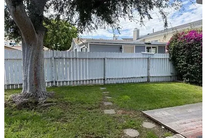 $1764 : HOUSE RENT IN Lomita image 3