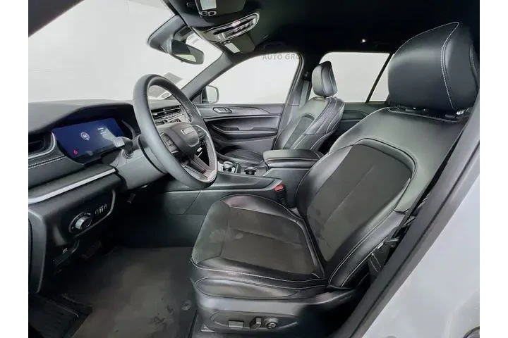 $28975 : Jeep Grand Cherokee 2024 4x2 image 10