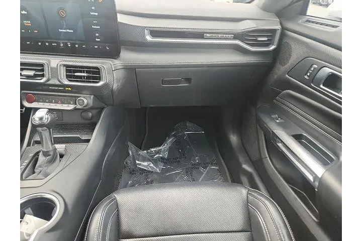 $31998 : Ford Mustang 2024 EcoBoost P image 10