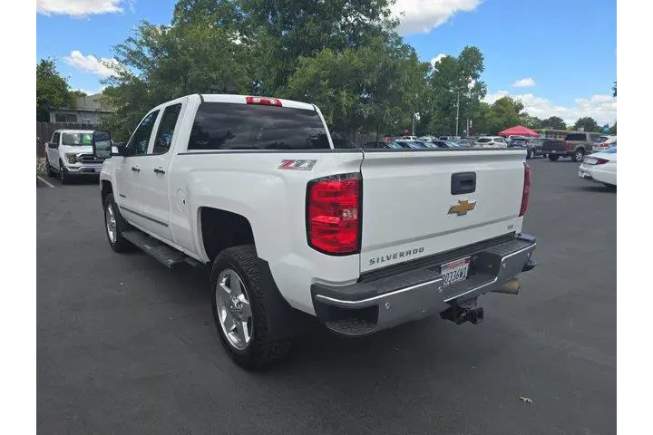 $39995 : Chevrolet Silverado 2500HD 2 image 5