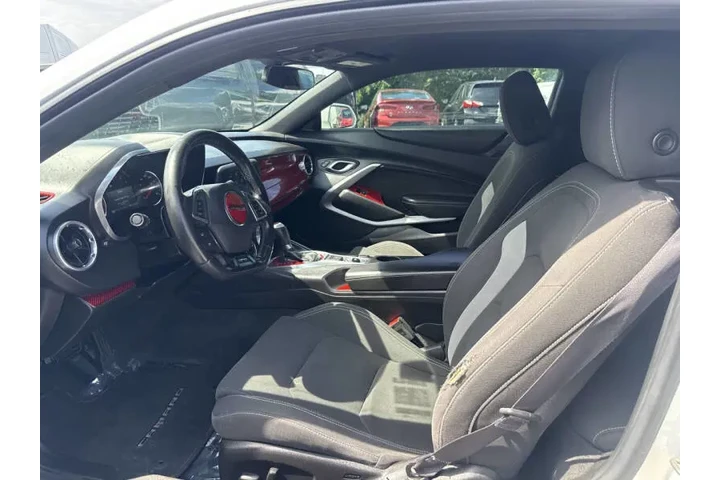 $16725 : 2017 Camaro LT image 8