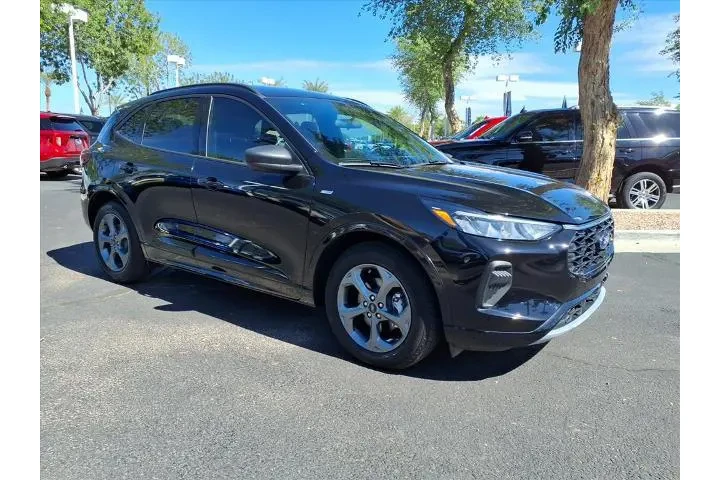 $24654 : Ford Escape 2024 ST-Line 4dr image 1
