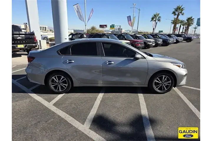 $17500 : Kia Forte 2022 LXS 4dr Sedan image 8