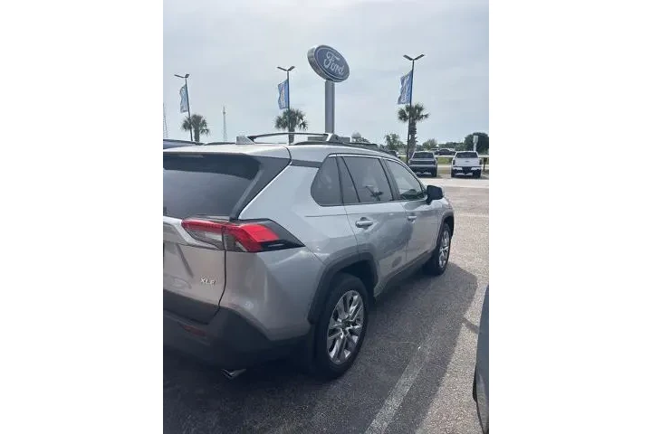 $35201 : Toyota RAV4 2024 XLE Premium image 3