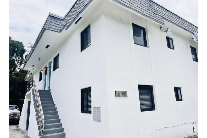 $1450 : Casa de 2 habitaci m 2 image 3