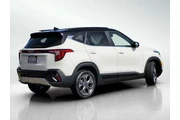 $22079 : Kia Seltos 2024 S 4dr SUV thumbnail