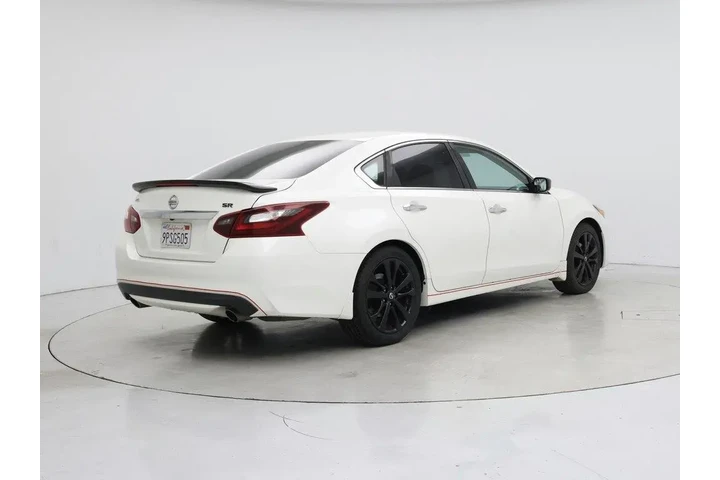 $12599 : Nissan Altima 2017 2.5 SR 4d image 8