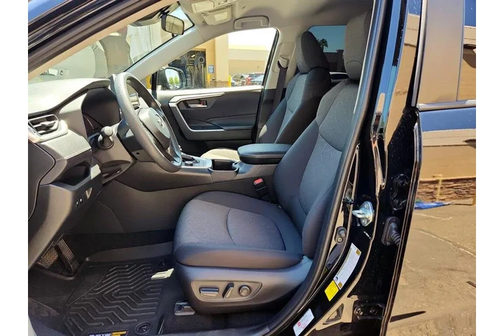 $38998 : Toyota RAV4 Hybrid 2025 AWD image 10