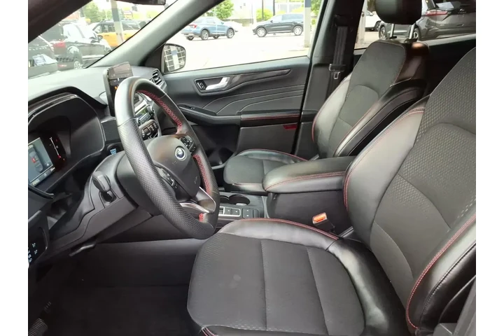 $29839 : Ford Escape 2025 AWD ST-Line image 10