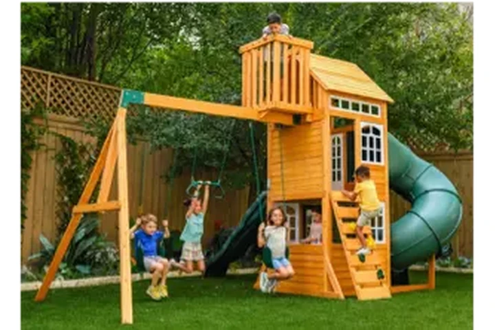Playset Assemblers Needed Now! image 4