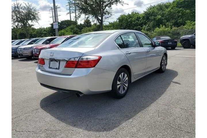 $9990 : Honda Accord 2015 LX 4dr Sed image 7
