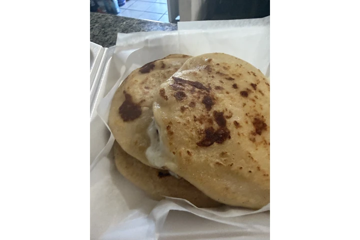 Pupuseria anna image 1