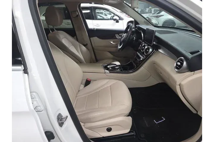 $17306 : Mercedes-Benz GLC 2018 AWD G image 5