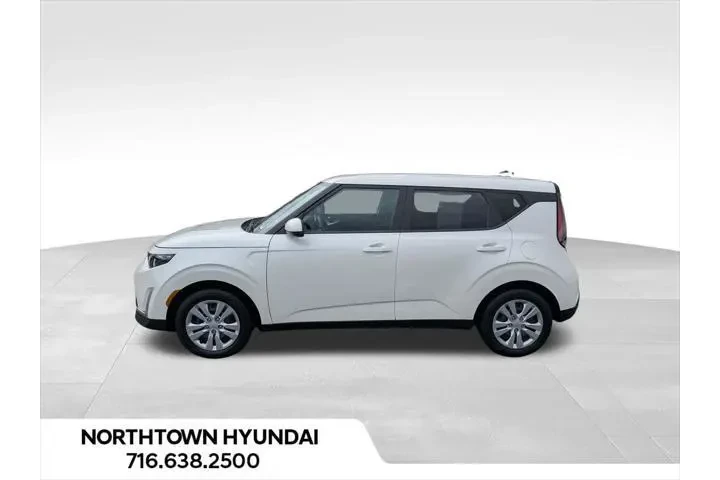 $18200 : Kia Soul 2023 LX 4dr Crossov image 2