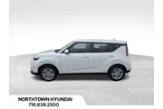 $18200 : Kia Soul 2023 LX 4dr Crossov thumbnail