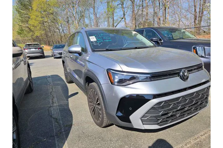 $24759 : Volkswagen Taos 2025 SE 4dr image 3