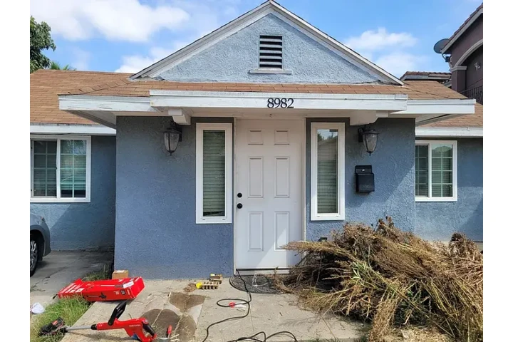 $1700 : Victoria Ave, South Gate, CA image 1