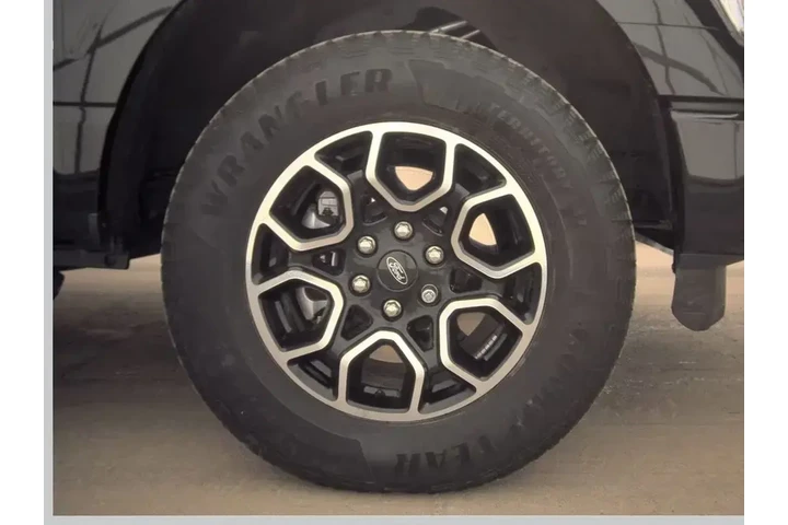 $37999 : Ford F-150 2023 4x4 XLT 4dr image 10