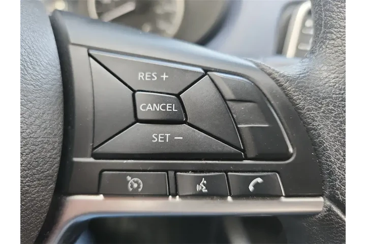 $16000 : Nissan Versa 2023 SV 4dr Sed image 6