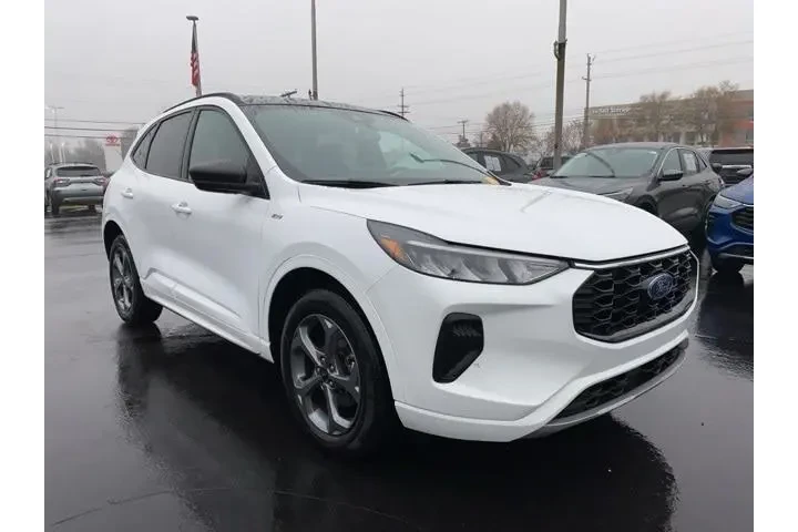 $23720 : Ford Escape 2023 AWD ST-Line image 3