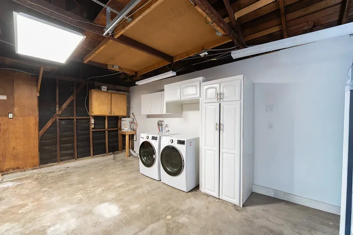 $900 : Beautiful Home...LAKEWOOD,CA image 7