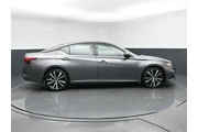 $11818 : Nissan Altima 2020 2.5 SR 4d thumbnail