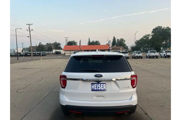 $14995 : 2016 Explorer One Owner | Dic image 9