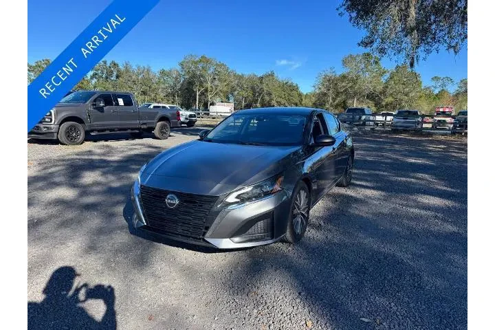 $19585 : Nissan Altima 2024 2.5 SV 4d image 1