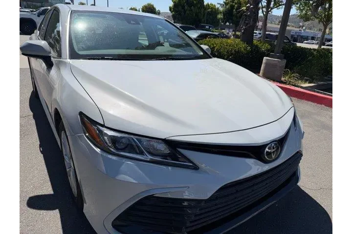 $25932 : Toyota Camry 2024 LE 4dr Sed image 2