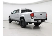 $34998 : Toyota Tacoma 2022 4x4 SR5 V thumbnail