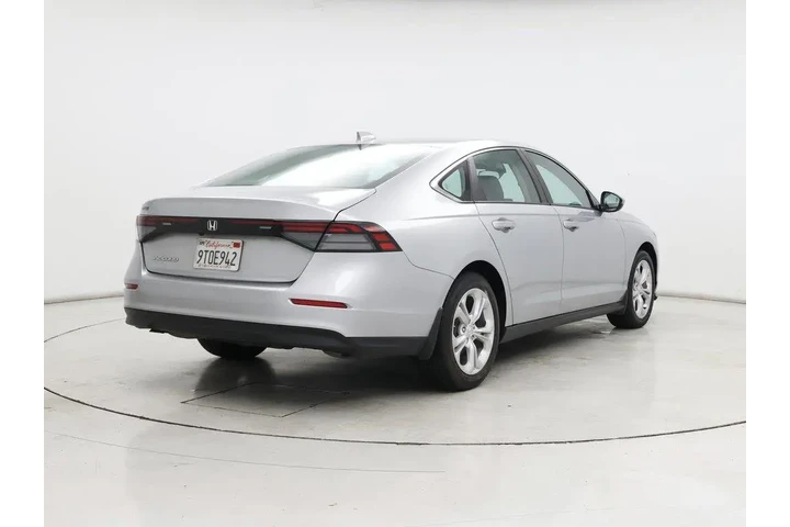 $25998 : Honda Accord 2025 LX 4dr Sed image 8