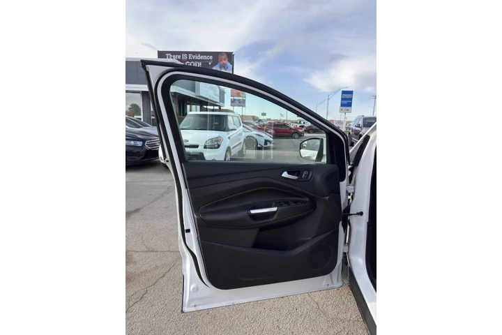 $9450 : 2016 Escape SE image 9